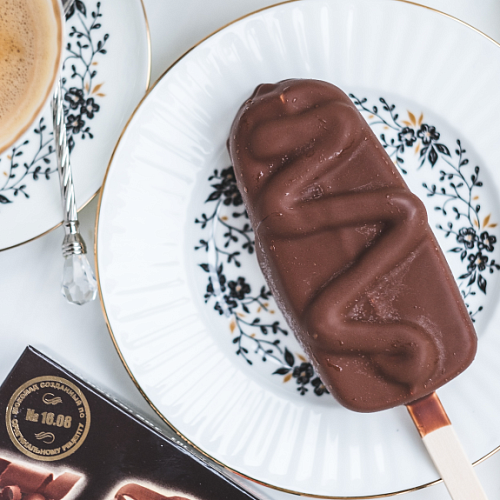 Мороженое «Пломбир в бельгийском шоколаде с клюквой» эскимо, 80 г